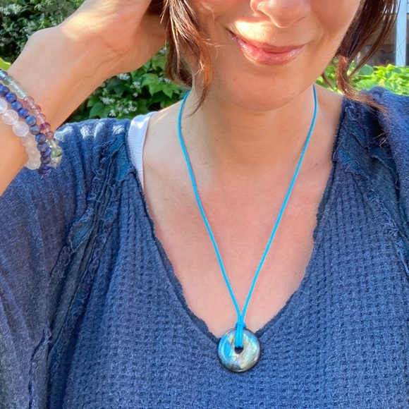 Gemstone Donut necklace - Picture 7 of 11